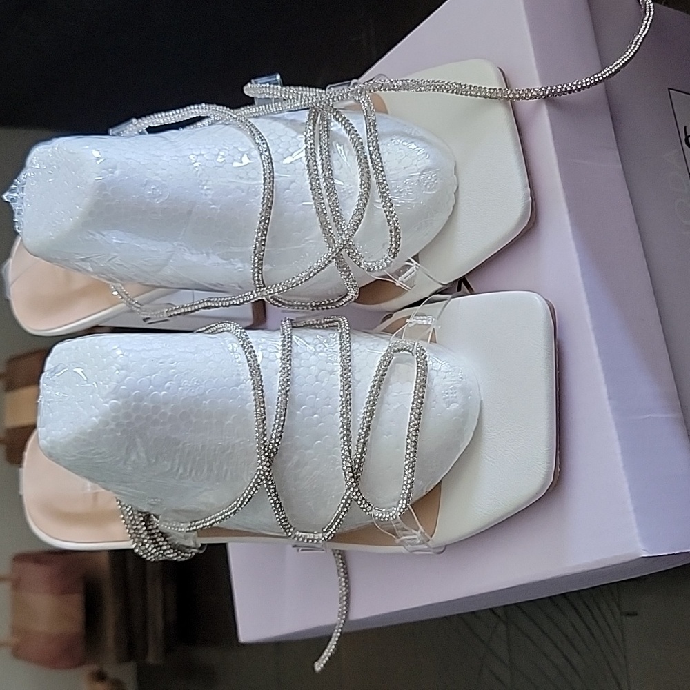 Glam Heels - White - Wide Friendly